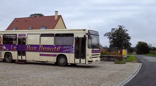 Le bus beauté, esthéticienne à domicile ou coiffeuse ambulante